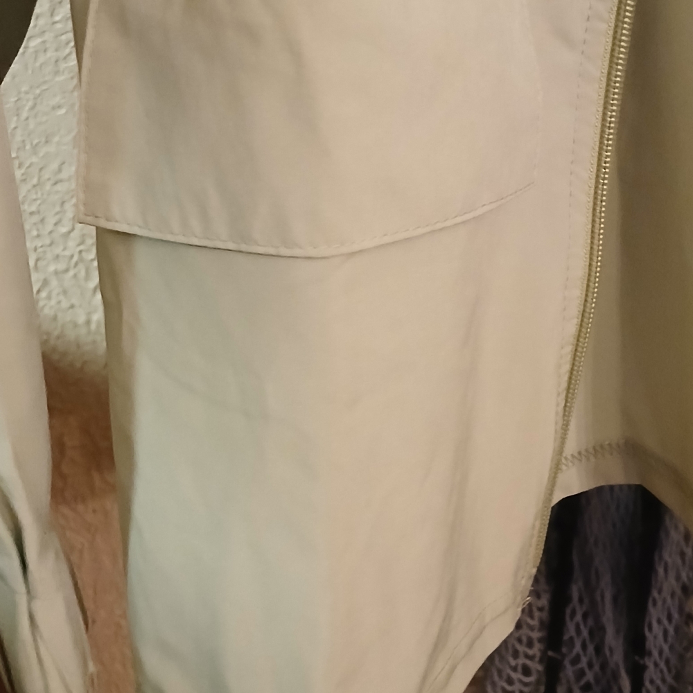 NWT Women's Lightweight Hooded Jacket in Light Green Size Medium - Picture 3 of 6